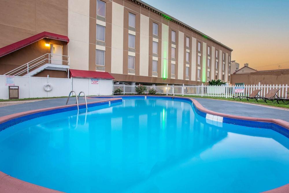 Western Washington Hotel Fort Washington